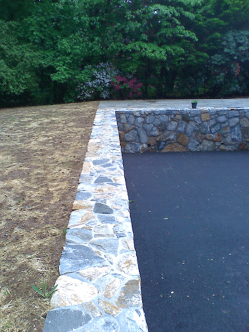 Driveway And Stone Retaining Wall - Pictures Of Retaining Walls For Driveways